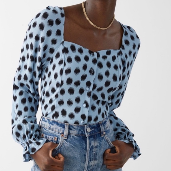 & Other Stories ruffle cuff buttoned up top - Picture 2 of 2